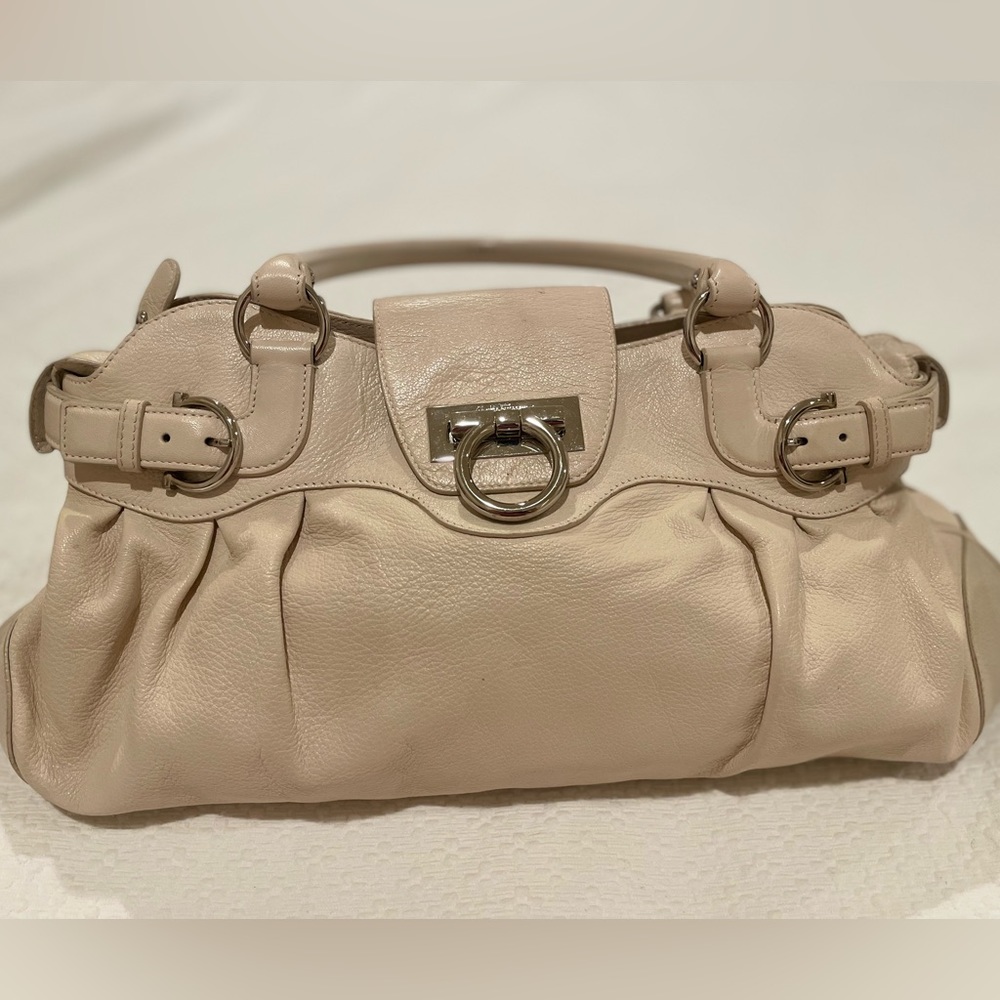 Salvatore Ferragamo Gancini Marissa Leather Zippered Cream Purse
